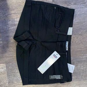 NWT Denizem Levi’s black short